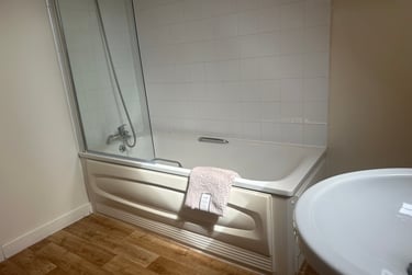 2 bed flat, Talbot Road, Winton, Bournemouth, BH92EU - Image 11