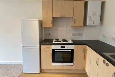 1 bed flat, Talbot Road, Winton, Bournemouth, BH92EU - Image 3
