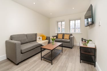 6 bed flat, Trippet Lane, Devonshire Green, Sheffield, S14FG - Image 1