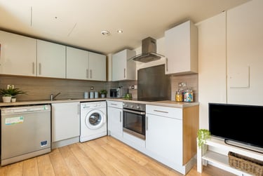 7 bed flat, Regent Terrace, Devonshire Green, Sheffield, S37QA - Image 2