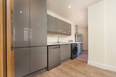 6 bed flat, Trippet Lane, Devonshire Green, Sheffield, S14FG - Image 2