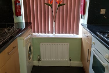 2 bed flat, Collegiate Crescent, Broomhall, Sheffield, S102BA - Image 5