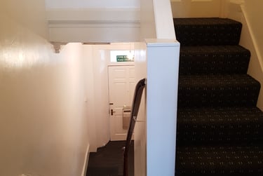 2 bed flat, Collegiate Crescent, Broomhall, Sheffield, S102BA - Image 3