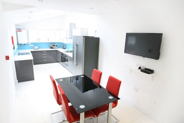 6 bed house, Claremont Road, Wavertree, Liverpool, L153HH - Image 1