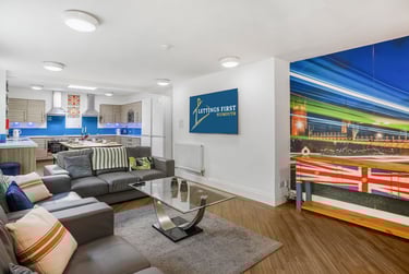 13 bed house, Queen Anne Terrace, City Centre, Plymouth, PL48EG - Image 1