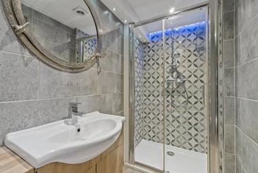 3 bed flat, North Road East, City Centre, Plymouth, PL46AL - Image 7