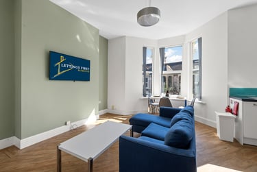 3 bed flat, Evelyn Place, Mutley, Plymouth, PL46HL - Image 2