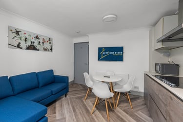 3 bed flat, North Road East, City Centre, Plymouth, PL46AL - Image 2