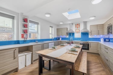 13 bed house, Queen Anne Terrace, City Centre, Plymouth, PL48EG - Image 2