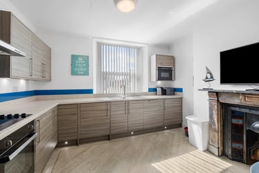 3 bed flat, North Road East, City Centre, Plymouth, PL46AL - Image 3