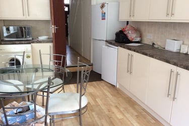 5 bed house, Derby Road, Fallowfield, Manchester, M146US - Image 2