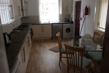 5 bed house, Derby Road, Fallowfield, Manchester, M146US - Image 4