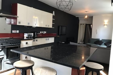 9 bed house, Great Western Street, Rusholme, Manchester, M144DS - Image 1