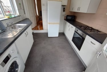 5 bed house, Hudson Road, Southsea, Portsmouth, PO51HD - Image 3