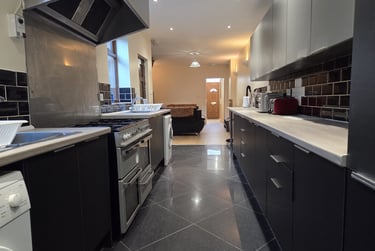 6 bed house, Seaford Street, Shelton, Stoke, ST42EU - Image 4