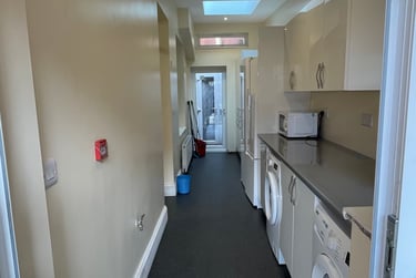 8 bed house, Mount  pleasant road, Mount pleasant, Exeter, EX47AD - Image 2