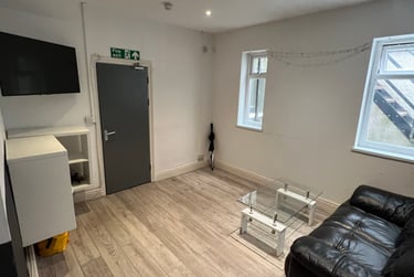 4 bed flat, 17 Woodlands Terrace, City centre, Swansea, SA16BR - Image 10