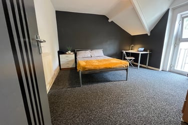 5 bed house, Woodlands Terrace, Mount Pleasant, Swansea, SA16BR - Image 1