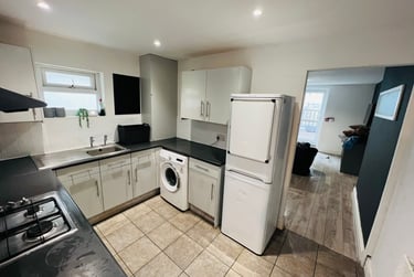 5 bed house, Woodlands Terrace, Mount Pleasant, Swansea, SA16BR - Image 8