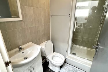 5 bed house, Woodlands Terrace, Mount Pleasant, Swansea, SA16BR - Image 12