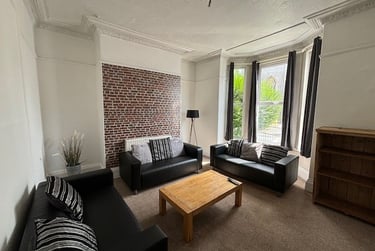 9 bed house, 4 North Road East, North hill, Plymouth, PL46AS - Image 1