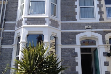 7 bed house, Carlton Terrace, Lipson, Plymouth, PL48PR - Image 1