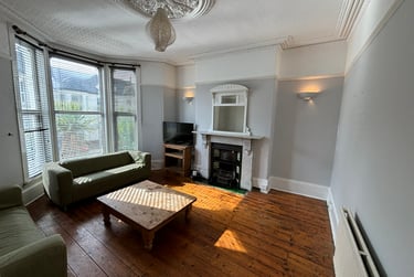 7 bed house, Carlton Terrace, Lipson, Plymouth, PL48PR - Image 2