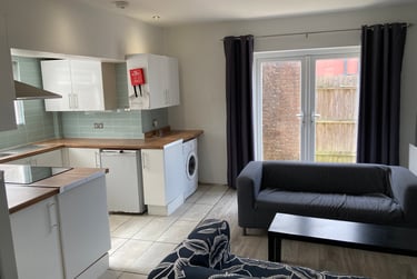 6 bed house, Boundary road, Near university, Bournemouth, BH104HJ - Image 5