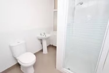 6 bed house, Winton, Bournemouth, BH92PA - Image 2