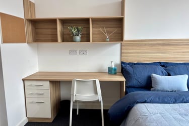 3 bed flat, Wellingborough Road, Abington, Northampton, NN14EF - Image 2