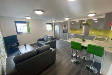 4 bed flat, Gildart Street, City centre, Liverpool, L38ET - Image 1