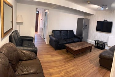 8 bed house, Derby Road, Fallowfield, Manchester, M146US - Image 2