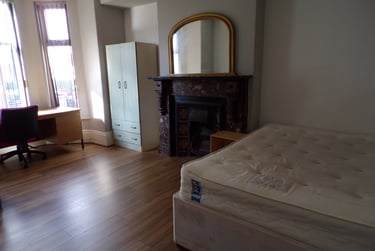 9 bed house, Mauldeth Road, Fallowfield, Manchester, M204NF - Image 5