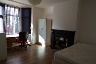 9 bed house, Mauldeth Road, Fallowfield, Manchester, M204NF - Image 4