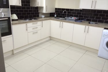 6 bed house, Milverton Road, Victoria Park, Manchester, M145PJ - Image 3