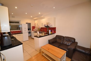 5 bed house, Milverton Road, Victoria Park, Manchester, M145PL - Image 1