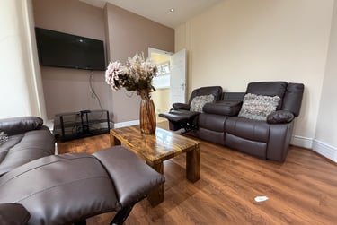 6 bed house, Milverton Road, Victoria Park, Manchester, M145PJ - Image 1