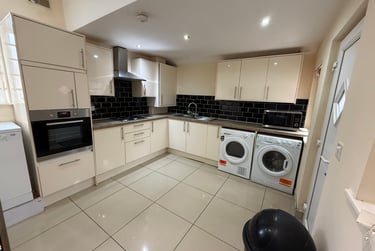 6 bed house, Milverton Road, Victoria Park, Manchester, M145PJ - Image 4