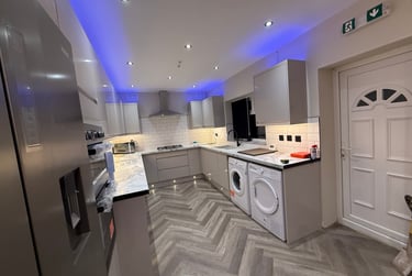 6 bed house, Langdale Road, Victoria Park, Manchester, M145PP - Image 4