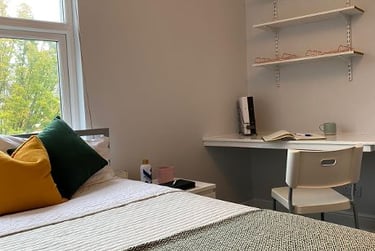 6 bed house, Gloucester Road, Francis Close Hall, Cheltenham, GL518NS - Image 5