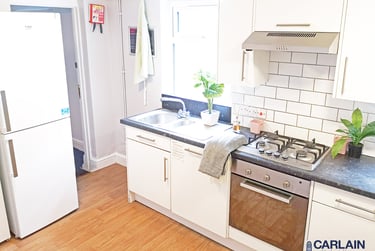 5 bed house, Swindon Road, St Pauls, Cheltenham, GL519HX - Image 2