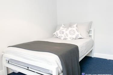 7 bed house, Portland Square, Pittville, Cheltenham, GL522HS - Image 1