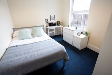 7 bed house, Gloucester Road, St Pauls, Cheltenham, GL518NE - Image 2