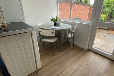 6 bed house, Gloucester Road, Francis Close Hall, Cheltenham, GL518NS - Image 3