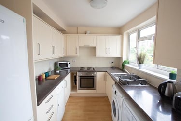 5 bed house, Marle Hill Parade, Francis Close Hall, Cheltenham, GL504LH - Image 3