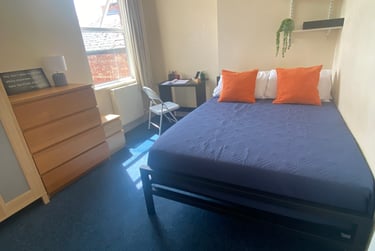 9 bed house, Monson Avenue, City Centre, Cheltenham, GL504EN - Image 3