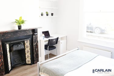 6 bed house, Marle Hill Parade, Francis Close Hall, Cheltenham, GL504LG - Image 3