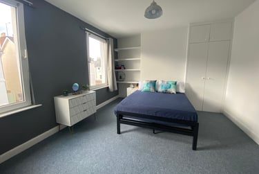 6 bed house, Marle Hill Parade, Francis Close Hall, Cheltenham, GL504LG - Image 3