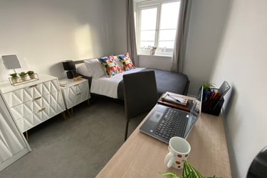 5 bed house, Longhorn Avenue, Kingsholm, Gloucester, GL12BL - Image 4