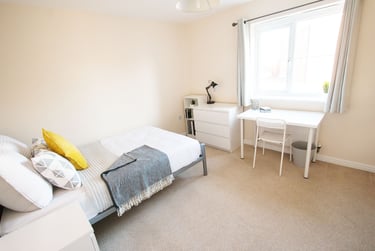 5 bed house, Old Spot Walk, Kingsholm, Gloucester, GL12BL - Image 5